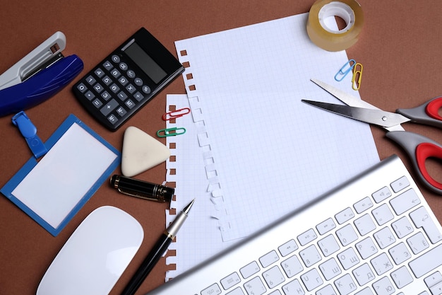 Calculo-de-Salario-Liquido-Como-Fazer-e-Quais-Descontos-Considerar-credspot